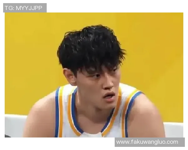 曾凡博精彩抢断瞬间助力球队逆转胜利展现超强防守能力